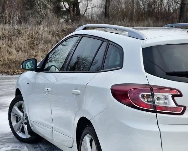 Белый Рено Меган, объемом двигателя 1.46 л и пробегом 245 тыс. км за 9300 $, фото 5 на Automoto.ua