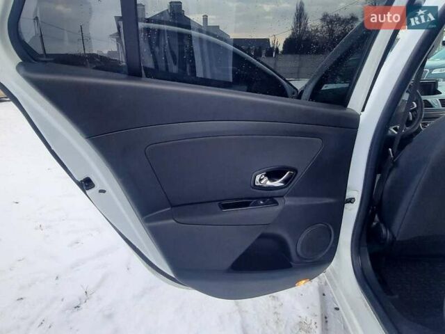 Білий Рено Меган, об'ємом двигуна 1.5 л та пробігом 254 тис. км за 7699 $, фото 18 на Automoto.ua