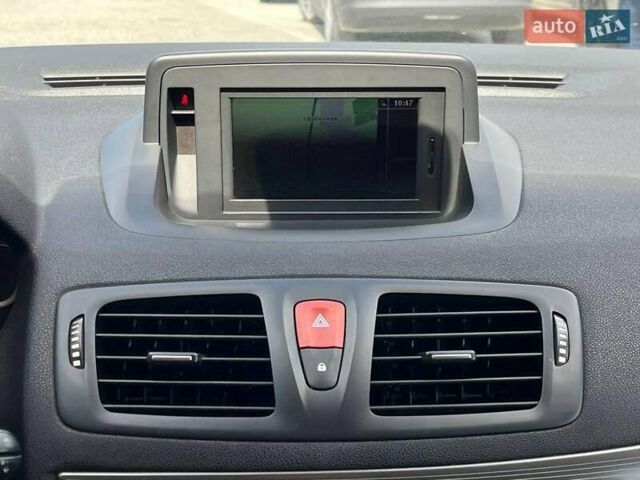 Белый Рено Меган, объемом двигателя 1.5 л и пробегом 195 тыс. км за 6490 $, фото 35 на Automoto.ua