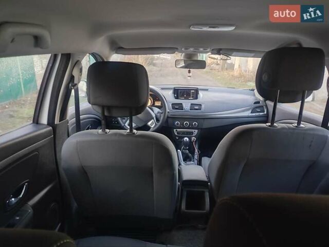 Білий Рено Меган, об'ємом двигуна 1.46 л та пробігом 289 тис. км за 7500 $, фото 2 на Automoto.ua