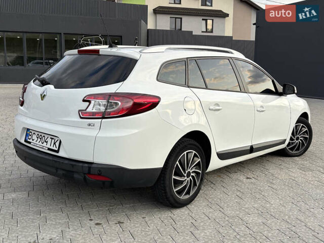 Білий Рено Меган, об'ємом двигуна 1.46 л та пробігом 260 тис. км за 7099 $, фото 2 на Automoto.ua