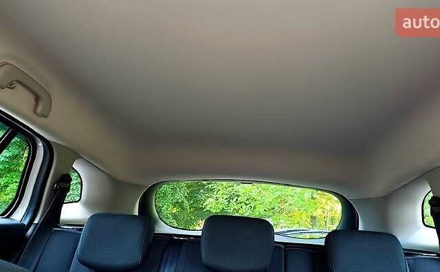 Білий Рено Меган, об'ємом двигуна 1.6 л та пробігом 149 тис. км за 8600 $, фото 7 на Automoto.ua