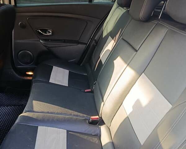 Белый Рено Меган, объемом двигателя 1.5 л и пробегом 217 тыс. км за 7000 $, фото 14 на Automoto.ua