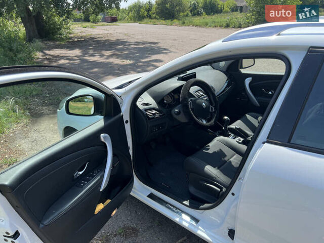 Белый Рено Меган, объемом двигателя 1.4 л и пробегом 191 тыс. км за 8500 $, фото 10 на Automoto.ua