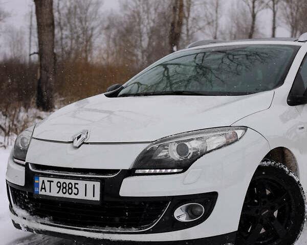 Белый Рено Меган, объемом двигателя 1.5 л и пробегом 315 тыс. км за 7500 $, фото 2 на Automoto.ua