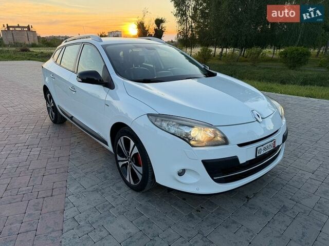 Білий Рено Меган, об'ємом двигуна 1.46 л та пробігом 246 тис. км за 8999 $, фото 32 на Automoto.ua