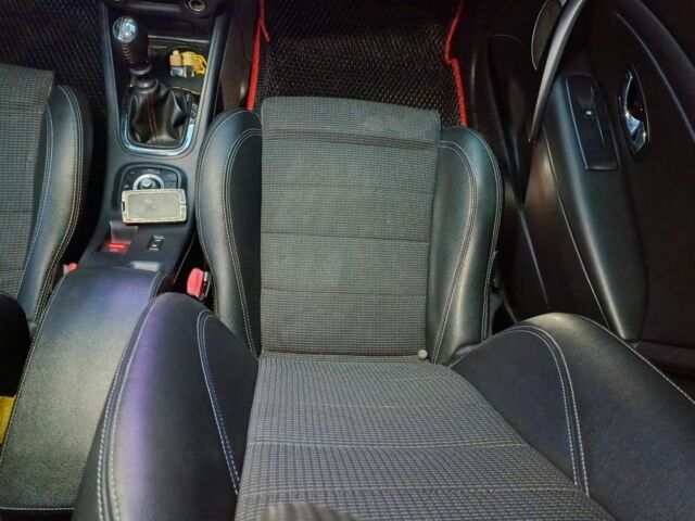 Білий Рено Меган, об'ємом двигуна 1.5 л та пробігом 261 тис. км за 7600 $, фото 17 на Automoto.ua