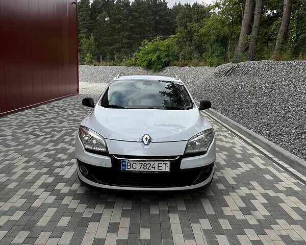Рено Меган 2012 у Львові на Automoto.ua Білий Рено Меган, об'ємом двигуна 1.5 л та пробігом 304 тис. км за 8000 $, фото 4 на Automoto.ua