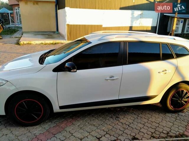 Білий Рено Меган, об'ємом двигуна 1.46 л та пробігом 257 тис. км за 6100 $, фото 3 на Automoto.ua