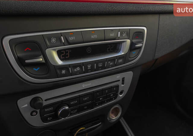 Белый Рено Меган, объемом двигателя 1.5 л и пробегом 198 тыс. км за 10000 $, фото 17 на Automoto.ua