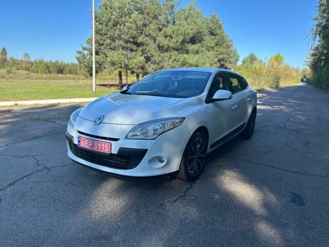Белый Рено Меган, объемом двигателя 1.5 л и пробегом 3 тыс. км за 7200 $, фото 7 на Automoto.ua