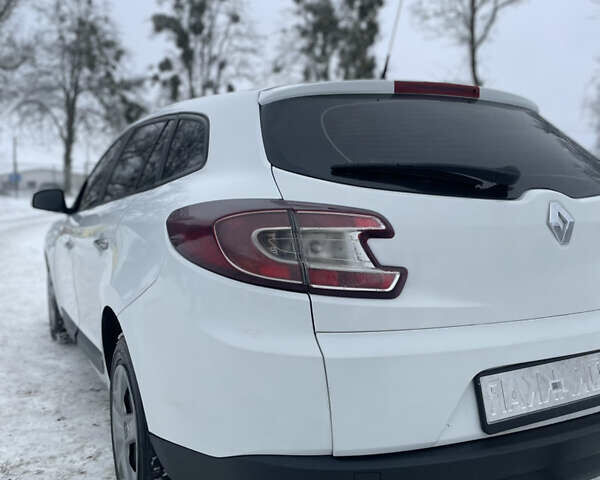 Білий Рено Меган, об'ємом двигуна 1.5 л та пробігом 278 тис. км за 5899 $, фото 6 на Automoto.ua