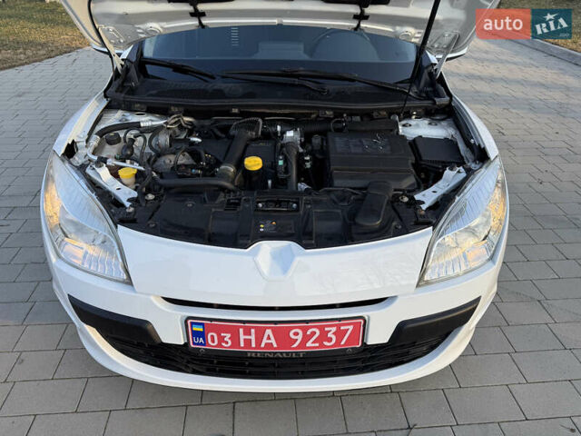 Белый Рено Меган, объемом двигателя 1.5 л и пробегом 257 тыс. км за 7200 $, фото 23 на Automoto.ua