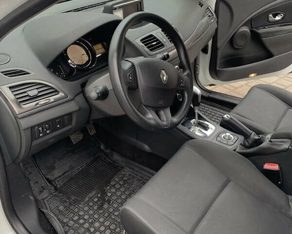 Білий Рено Меган, об'ємом двигуна 1.5 л та пробігом 264 тис. км за 7650 $, фото 7 на Automoto.ua