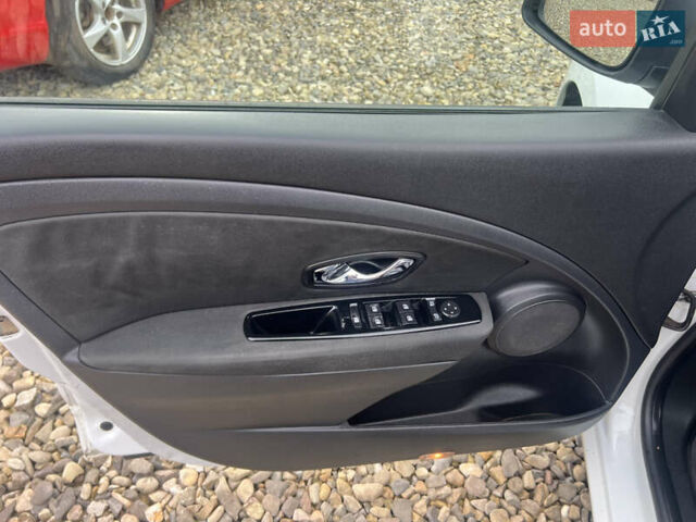 Белый Рено Меган, объемом двигателя 1.46 л и пробегом 255 тыс. км за 6500 $, фото 11 на Automoto.ua