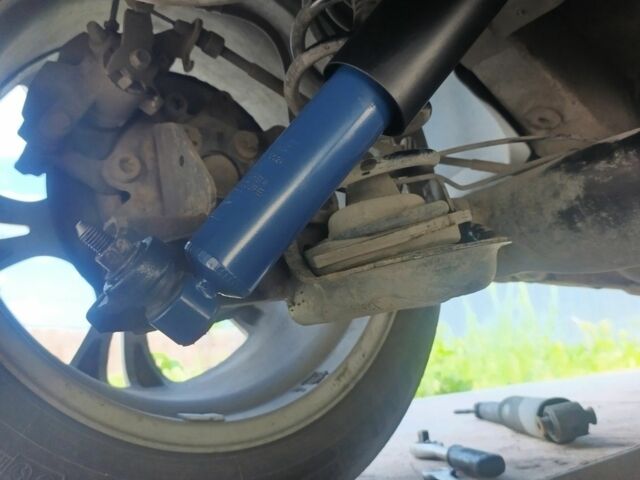 Белый Рено Меган, объемом двигателя 2 л и пробегом 266 тыс. км за 5600 $, фото 1 на Automoto.ua