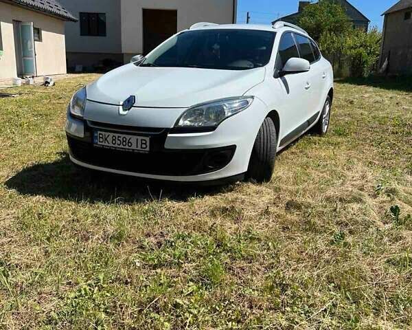 Белый Рено Меган, объемом двигателя 1.5 л и пробегом 190 тыс. км за 6500 $, фото 2 на Automoto.ua