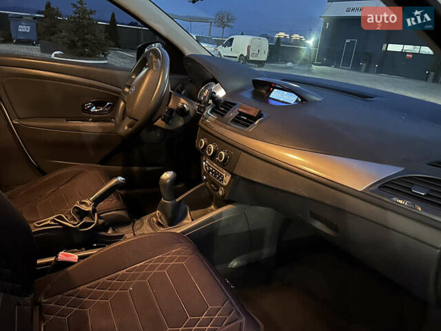 Білий Рено Меган, об'ємом двигуна 1.46 л та пробігом 304 тис. км за 6499 $, фото 18 на Automoto.ua