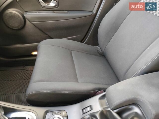 Белый Рено Меган, объемом двигателя 1.5 л и пробегом 250 тыс. км за 6999 $, фото 38 на Automoto.ua
