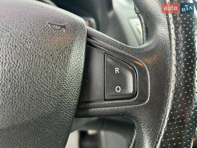 Белый Рено Меган, объемом двигателя 1.5 л и пробегом 240 тыс. км за 8190 $, фото 21 на Automoto.ua