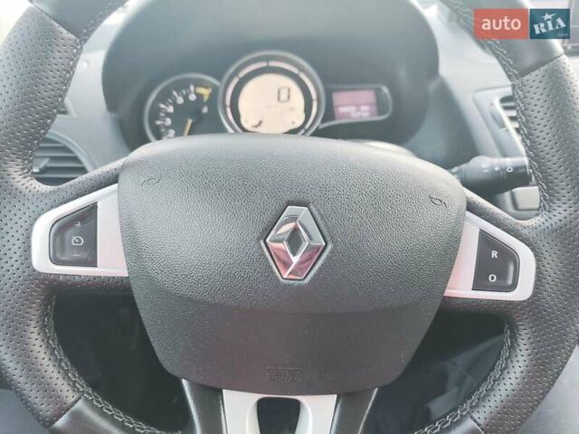 Білий Рено Меган, об'ємом двигуна 1.6 л та пробігом 194 тис. км за 7700 $, фото 33 на Automoto.ua