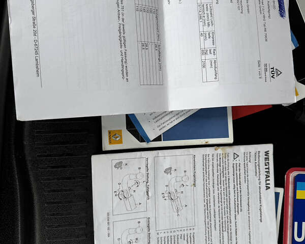 Білий Рено Меган, об'ємом двигуна 1.6 л та пробігом 235 тис. км за 7500 $, фото 36 на Automoto.ua