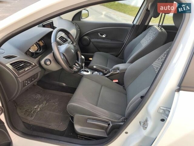 Белый Рено Меган, объемом двигателя 1.5 л и пробегом 250 тыс. км за 6999 $, фото 32 на Automoto.ua