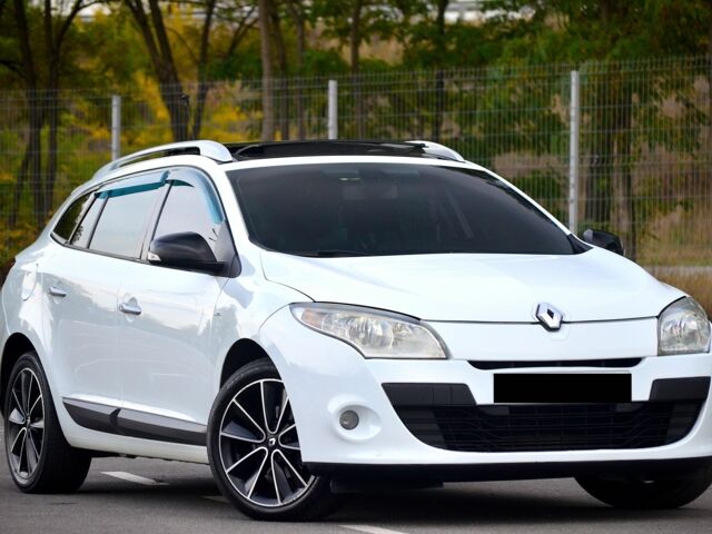 Белый Рено Меган, объемом двигателя 1.5 л и пробегом 162 тыс. км за 8555 $, фото 3 на Automoto.ua