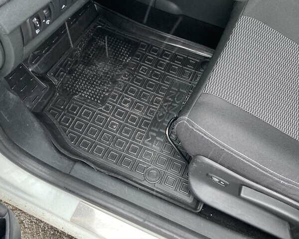 Белый Рено Меган, объемом двигателя 1.5 л и пробегом 211 тыс. км за 8100 $, фото 3 на Automoto.ua