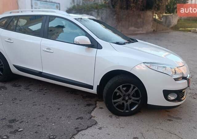 Белый Рено Меган, объемом двигателя 1.5 л и пробегом 265 тыс. км за 6900 $, фото 11 на Automoto.ua