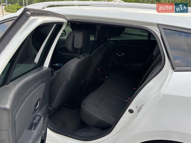 Білий Рено Меган, об'ємом двигуна 1.46 л та пробігом 260 тис. км за 7099 $, фото 6 на Automoto.ua