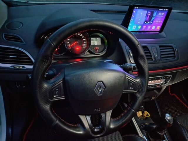 Білий Рено Меган, об'ємом двигуна 1.5 л та пробігом 261 тис. км за 7600 $, фото 11 на Automoto.ua