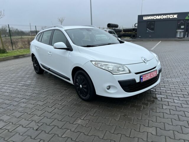 Белый Рено Меган, объемом двигателя 1.5 л и пробегом 250 тыс. км за 7700 $, фото 1 на Automoto.ua