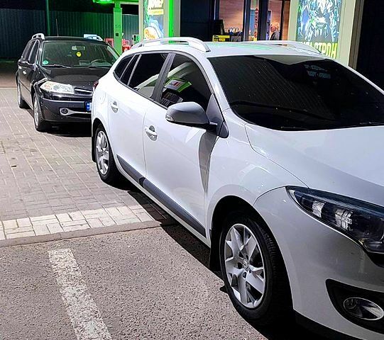 Білий Рено Меган, об'ємом двигуна 1.5 л та пробігом 270 тис. км за 8000 $, фото 1 на Automoto.ua