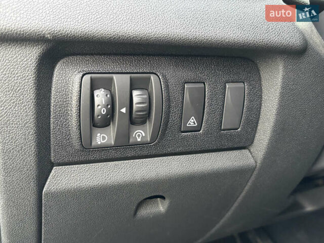 Білий Рено Меган, об'ємом двигуна 1.46 л та пробігом 260 тис. км за 7099 $, фото 15 на Automoto.ua