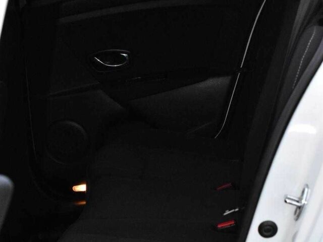 Белый Рено Меган, объемом двигателя 1.5 л и пробегом 231 тыс. км за 6950 $, фото 16 на Automoto.ua