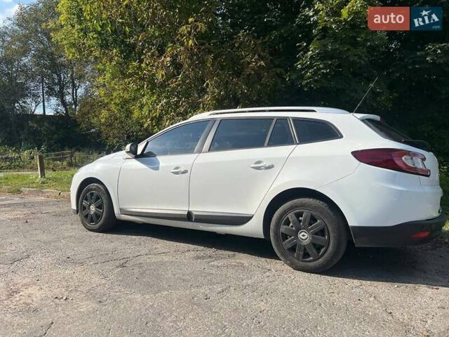 Білий Рено Меган, об'ємом двигуна 1.46 л та пробігом 255 тис. км за 7400 $, фото 10 на Automoto.ua