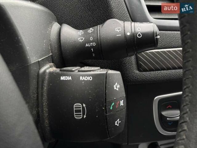 Білий Рено Меган, об'ємом двигуна 1.46 л та пробігом 265 тис. км за 6990 $, фото 38 на Automoto.ua