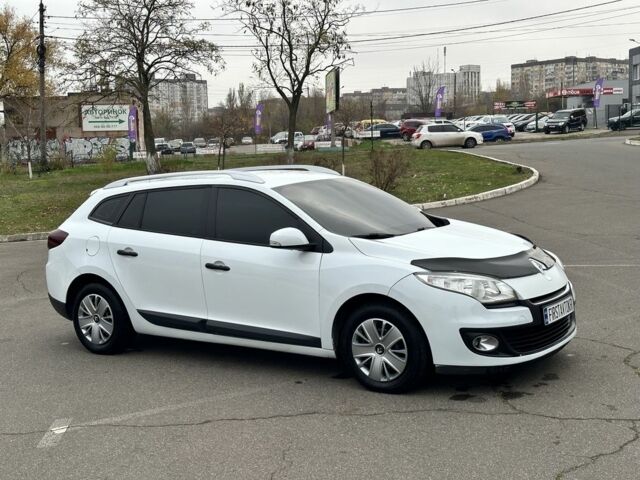 Белый Рено Меган, объемом двигателя 1.5 л и пробегом 231 тыс. км за 6500 $, фото 1 на Automoto.ua