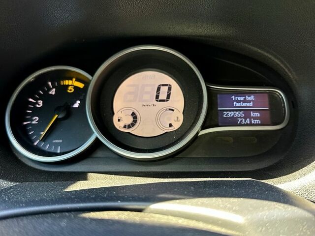 Білий Рено Меган, об'ємом двигуна 1.5 л та пробігом 264 тис. км за 7500 $, фото 5 на Automoto.ua