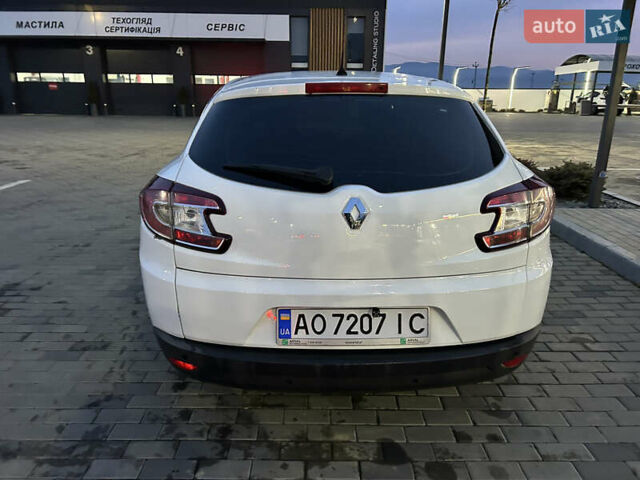 Білий Рено Меган, об'ємом двигуна 1.46 л та пробігом 304 тис. км за 6499 $, фото 6 на Automoto.ua