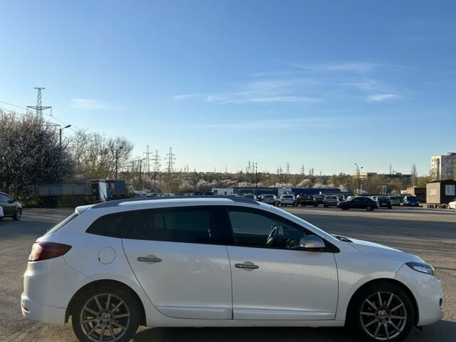 Белый Рено Меган, объемом двигателя 1.5 л и пробегом 322 тыс. км за 7800 $, фото 3 на Automoto.ua