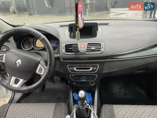 Білий Рено Меган, об'ємом двигуна 1.46 л та пробігом 280 тис. км за 7200 $, фото 7 на Automoto.ua