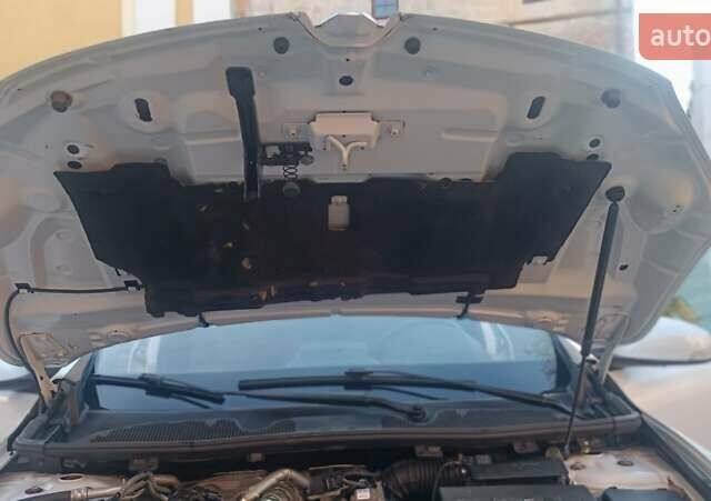 Белый Рено Меган, объемом двигателя 1.5 л и пробегом 265 тыс. км за 6900 $, фото 64 на Automoto.ua