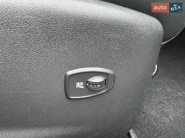 Білий Рено Меган, об'ємом двигуна 1.6 л та пробігом 235 тис. км за 7500 $, фото 29 на Automoto.ua