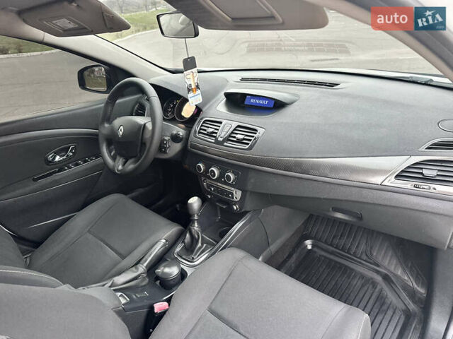 Белый Рено Меган, объемом двигателя 1.5 л и пробегом 231 тыс. км за 6800 $, фото 16 на Automoto.ua
