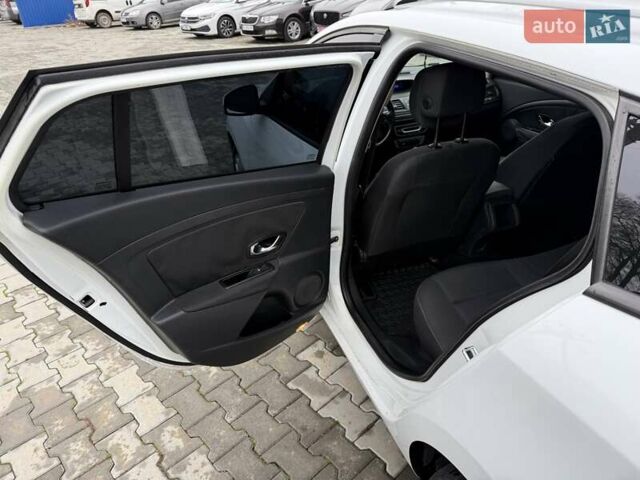 Белый Рено Меган, объемом двигателя 1.46 л и пробегом 306 тыс. км за 7200 $, фото 19 на Automoto.ua