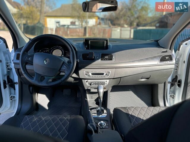 Білий Рено Меган, об'ємом двигуна 2 л та пробігом 296 тис. км за 7000 $, фото 11 на Automoto.ua