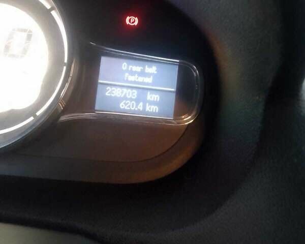 Белый Рено Меган, объемом двигателя 1.46 л и пробегом 238 тыс. км за 7600 $, фото 14 на Automoto.ua