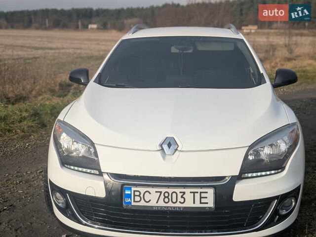 Білий Рено Меган, об'ємом двигуна 1.46 л та пробігом 261 тис. км за 7800 $, фото 1 на Automoto.ua